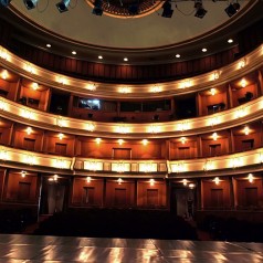 Teatrul Clasic Arad - Sala mare party-arad.ghidularădean.ro