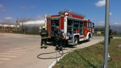 Exerciţiu ISU Arad. Explozie simulată la o cisternă cu GPL. FOTO