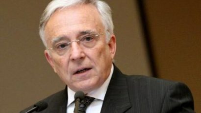 Isărescu: Adoptarea euro, un obiectiv ambiţios, dar încă fezabil