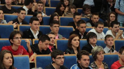 Angajatorii, factor cheie în revizuirea programelor universitare