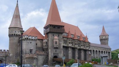 ‘O zi la şatră’, în Castelul Corvinilor