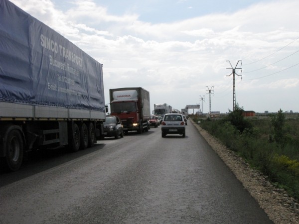 Trafic inchis pe DN7 in zona CET Arad. Autovehiculele sunt deviate de pe centura Aradului prin Curtici