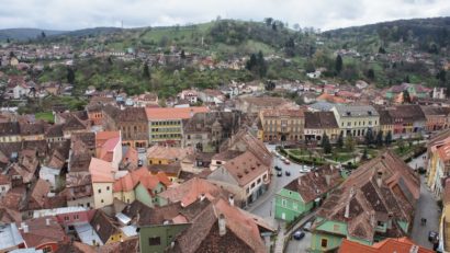 Destinaţia zilei: Cetatea Sighişoara, locul în care Mark Tudose meştereşte, din inimă, lingurile cu poveşti