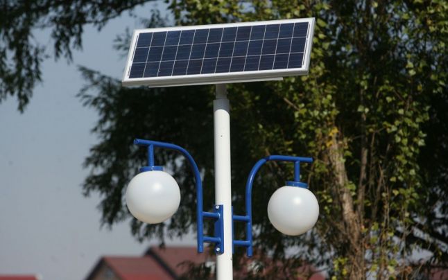 Panouri fotovoltaice pentru iluminatul public din Arad