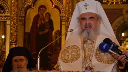 Patriarhul Daniel va sfinţi o biserică şi un centru medical al Episcopiei Devei