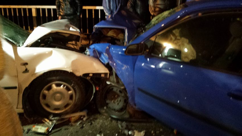 FOTO / AUDIO / Accident cu cinci victime în Timiș! Doi copii răniți, o femeie însărcinată în comă!