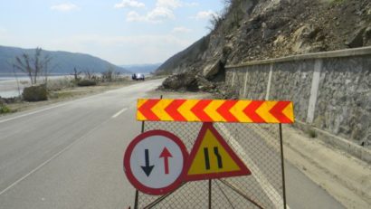 Trafic rutier restricţionat în Clisura Dunării, pe un tronson al drumului dintre Orşova şi Moldova Veche