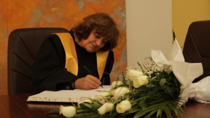 Ana Blandiana a primit titlul de Doctor Honoris Causa al Universităţii de Vest