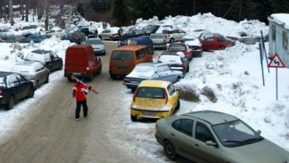 Accesul maşinilor va fi limitat în staţiunea Straja