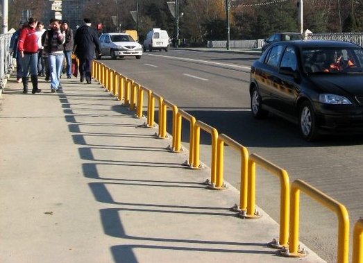 Trafic îngreunat pe Podul Decebal din Arad. Au fost reluate lucrările la rețeaua de apă