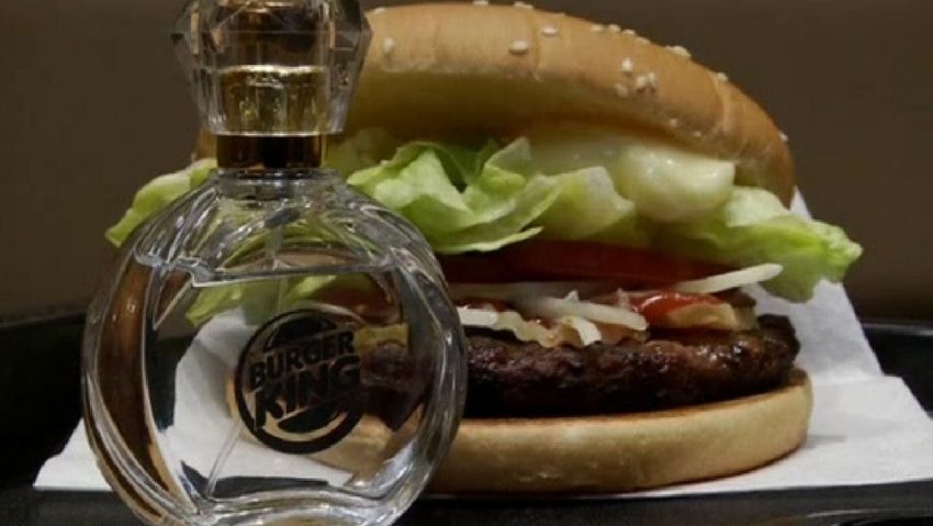 Japonezii lansează parfumul cu miros de… hamburger