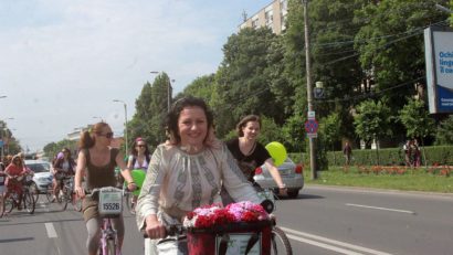 Mii de timișorence au ieșit să pedaleze ‘cochete pe biciclete’