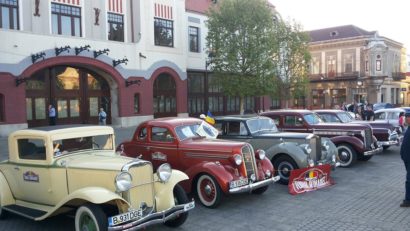 Turul țării în mașini de epocă: Retromobilele ajung la Timișoara