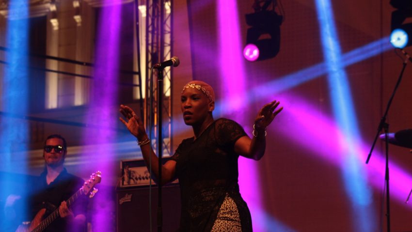 FOTO / Dans și energie dezlănțuită cu Liv Warfield, în cea de-a doua seară a JazzTM