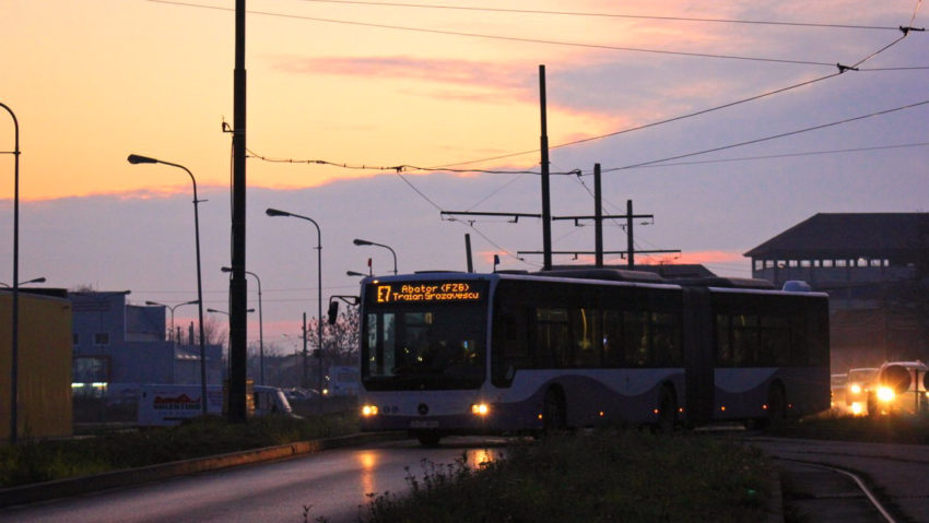 Circulație deviată pentru mai multe mijloace de transport, duminică, la Timișoara