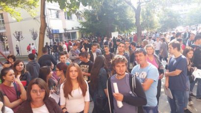 FOTO / A început nebunia cazărilor! Mii de studenți au venit în campusul universitar din Timișoara