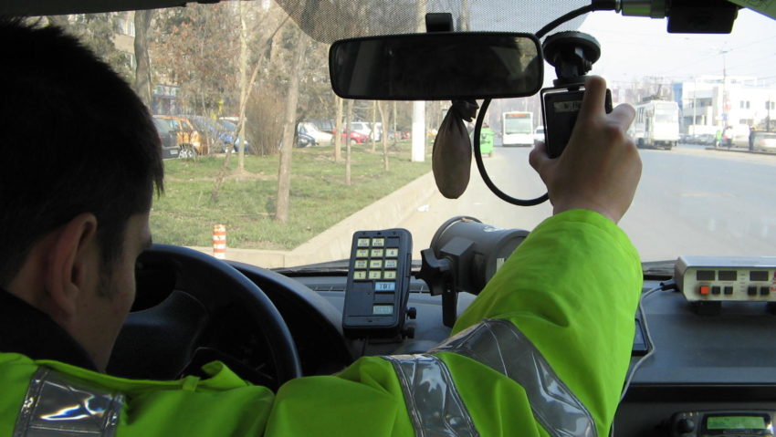 Val de amenzi aplicate de poliţiştii arădeni