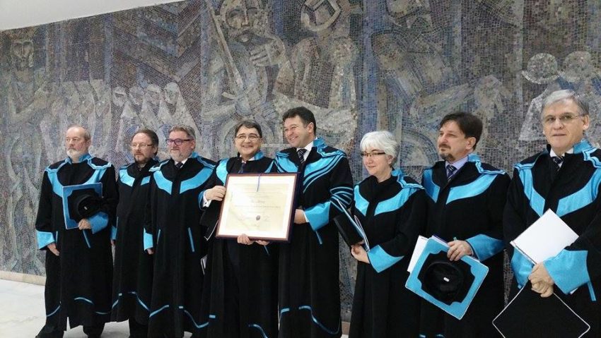 Emil Hurezeanu, ambasadorul României în Germania, a devenit Doctor Honoris Causa al UVT