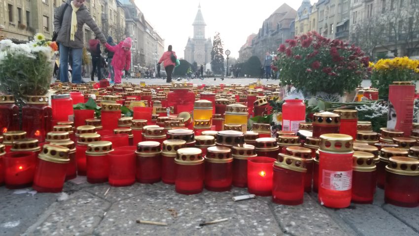 Timișoara comemorează victimele incendiului din Colectiv