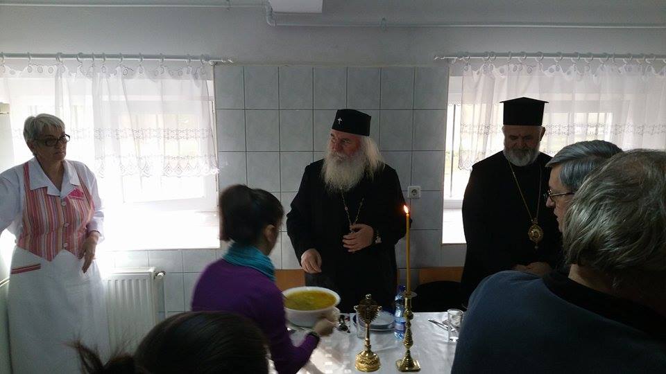 ÎPS Ioan, mitropolitul Banatului, își sărbătorește onomastica alături de oamenii de la adăpostul primăriei