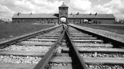 Ziua Internaţională de Comemorare a Victimelor Holocaustului. La Timișoara, tinerii au ascultat memorii ale oamenilor care și-au pierdut apropiații în lagăre