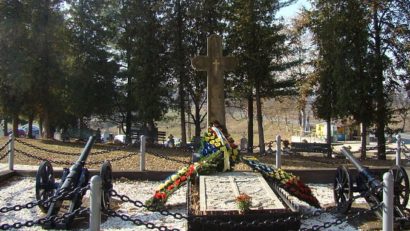 Oameni de cultură vor lansa un ‘Memorandum’ la mormântul lui Avram Iancu din cimitirul de la Ţebea