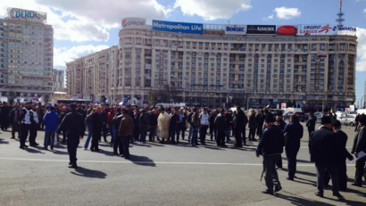 Transportatorii protestează în Capitală faţă de scumpirea RCA