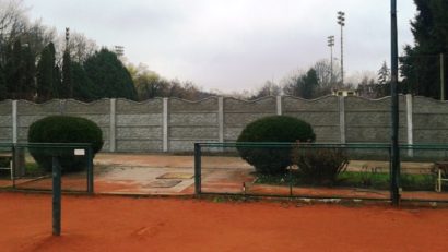 AUDIO / Mai moare o părticică din sportul timișorean: terenurile pe care a jucat Ilie Năstase lasă loc unei terase