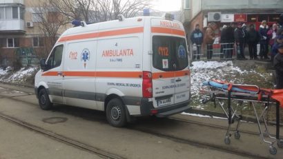 A murit în tramvaiul 7 din Timișoara. Traficul a fost dat peste cap