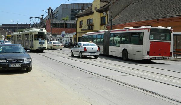 Reșițenii sunt chemați să își spună părerea despre calitatea transportului urban