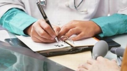 Concediile medicale plătite arădenilor în 2015 totalizează 2.400 de ani