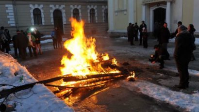 Creştinii de rit vechi sărbătoresc astăzi Ajunul Crăciunului