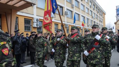 Ceremonial militar și Hora Unirii la monumentul lui Alexandru Ioan Cuza din Timișoara