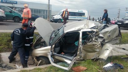 FOTO / Accident grav, la ieșirea din Arad spre Oradea