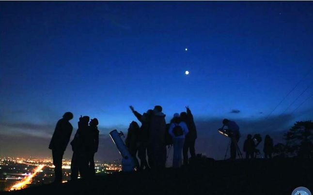 Patru elevi din Timiș merg la faza națională a Olimpiadei de Astronomie şi Astrofizică