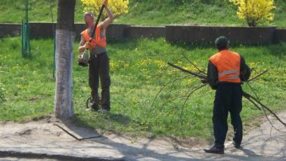 La Lugoj se face curățenie de primavară doar în zilele de sâmbătă