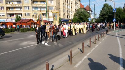 Tradiţionala procesiune a Floriilor a avut loc sâmbătă, la Catedrala Mitropolitană