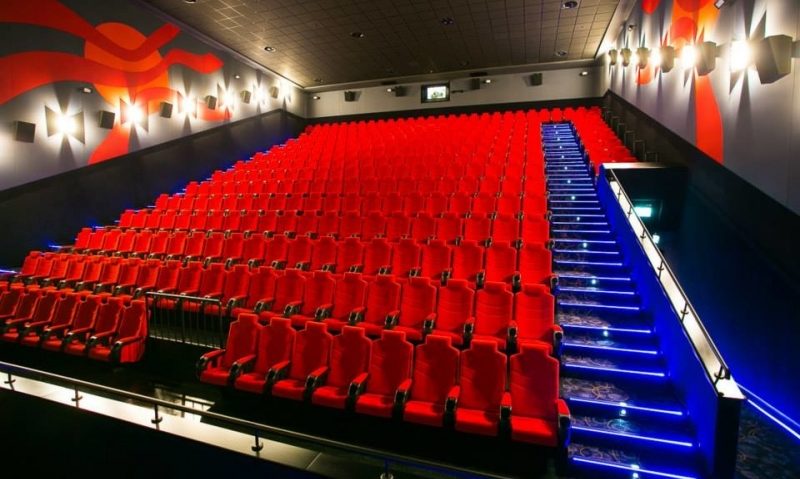 Cinematografele sau teatrele pot folosi jumătate din capacitatea maximă a sălilor. Reguli impuse prin Hotărârea de Guvern