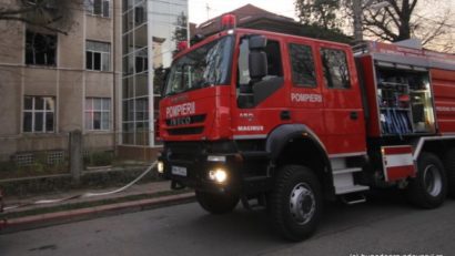 Incendiu la şcoala generală din județul Hunedoara. Elevii au fost evacuaţi de la ore