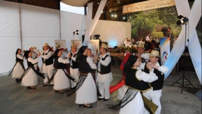 Mozaic folcloric la Festivalul “Din comoara satului” de la Ghiroda