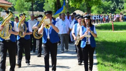 Paradă, muzică, dans şi voie bună la Festivalul etniilor, la Muzeul Satului Bănăţean