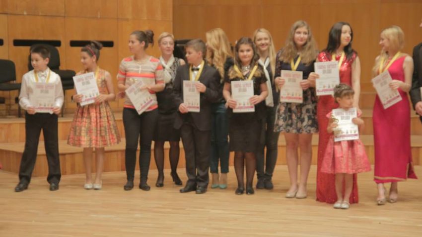 Concursul de interpretare şi creaţie artistică YOUNG ARTISTS a ajuns la a V-a ediţie