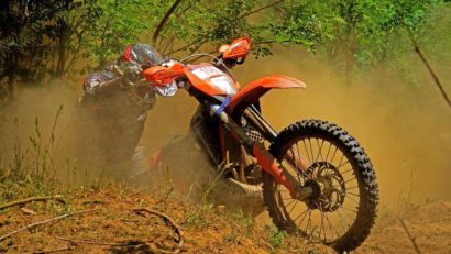 Sute de participanți au intrat în competiția “Enduro Panorama” din Ținutul Pădurenilor