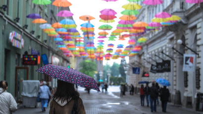 Vreme răcoroasă, cu ploi locale