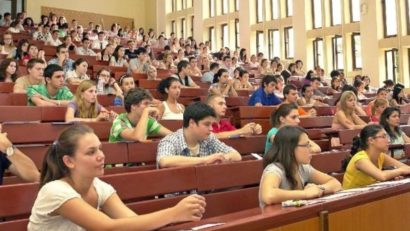 Elevii care vor să devină studenți la Medicină pot simula examenul de admitere la UMF Timișoara