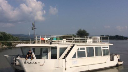 Astăzi încep plimbările cu catamaranul pe Dunăre