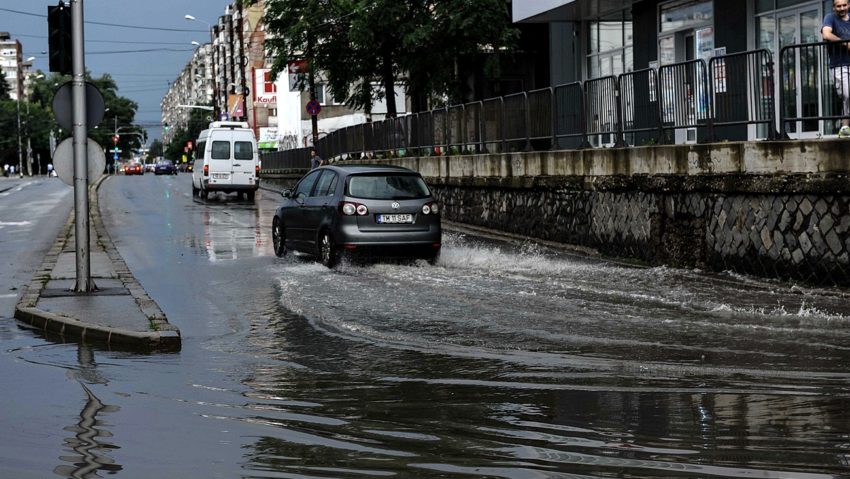 În Timișoara se introduc colectoare suplimentare de canalizare în punctele vulnerabile la averse puternice