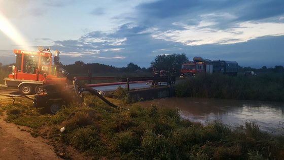 Inundaţii în trei localităţi din Timiş din cauza ploilor abundente