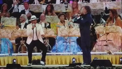 ? Andre Rieu, de la șampanie și Traviata la … Lou Bega !