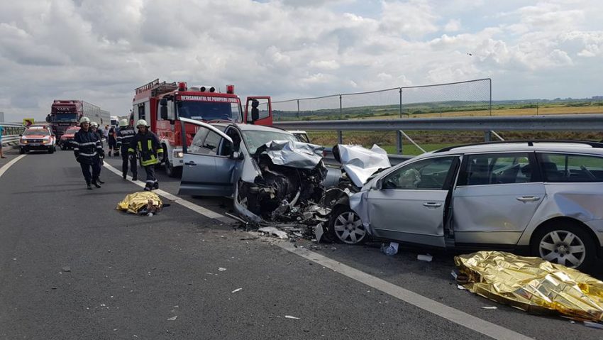 ?? Accident violent pe drumul de legătură dintre A6 și A1. Doi morți și trei răniți